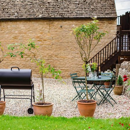Hayloft At Newbarn Farm Villa ชิปปิงนอร์ตัน ภายนอก รูปภาพ