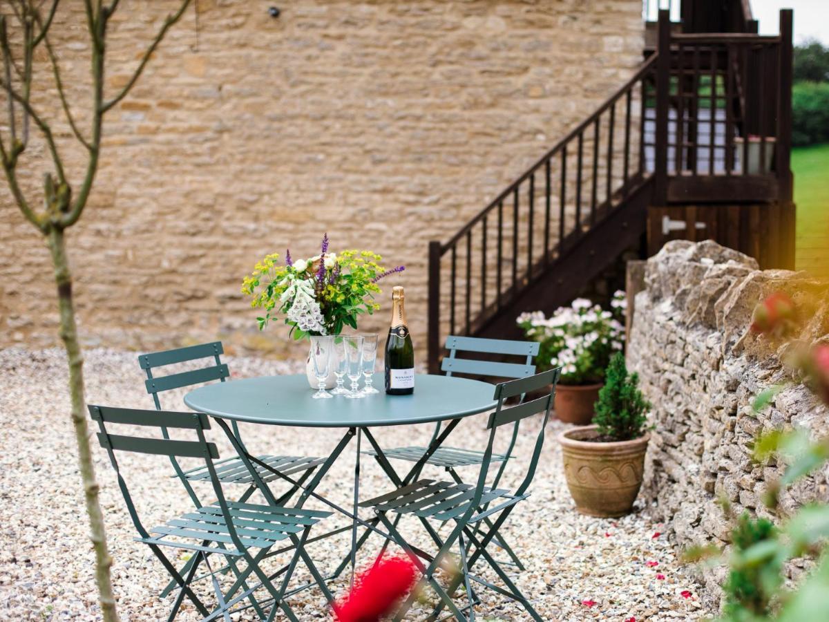 Hayloft At Newbarn Farm Villa ชิปปิงนอร์ตัน ภายนอก รูปภาพ