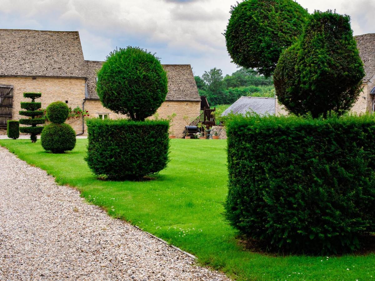 Hayloft At Newbarn Farm Villa ชิปปิงนอร์ตัน ภายนอก รูปภาพ